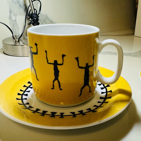 Royal Porcelain Kingdom of Thailand Coffee Cups & saucers (2) made for Club Med - Picture 3 of 11